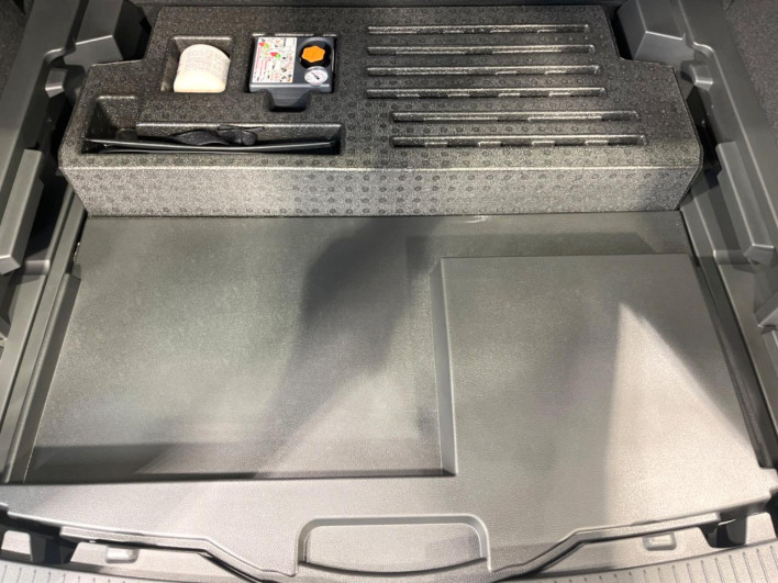 2025 Nissan X-Trail 6AA-SNT33 (UW-69f0679647eb5)[25]