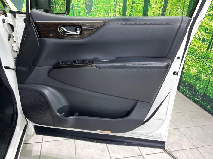 2013 Nissan Elgrand DBA-TE52 (UW-69f067985e2f6)[27]