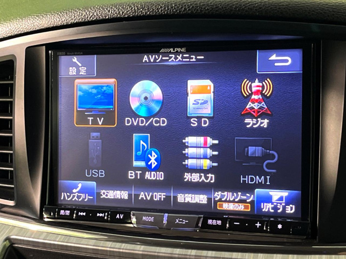 2014 Nissan Elgrand DBA-TNE52 (UW-69f06798a42a5)[15]