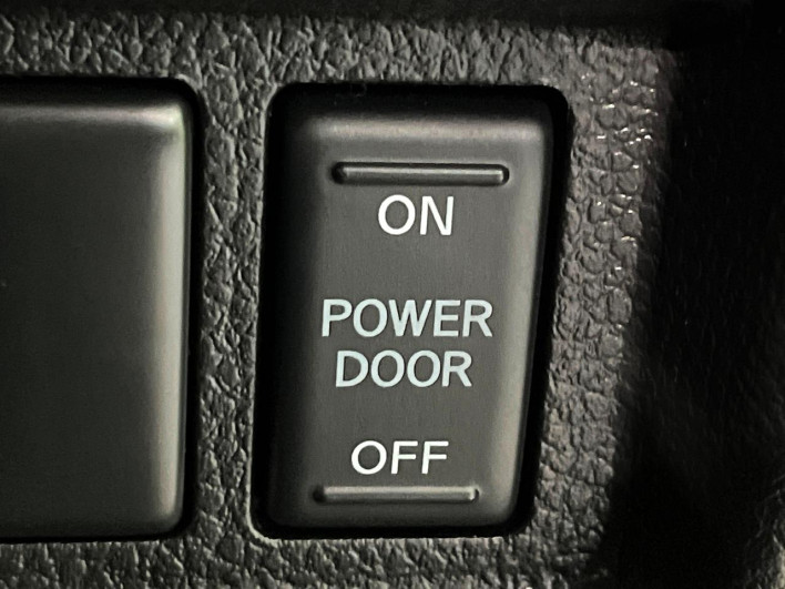 2014 Nissan Elgrand DBA-TNE52 (UW-69f06798a42a5)[28]