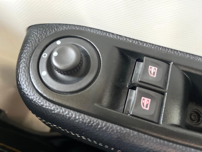 2020 Renault Twingo 3BA-AHH4B (UW-69f0679df40cb)[4]
