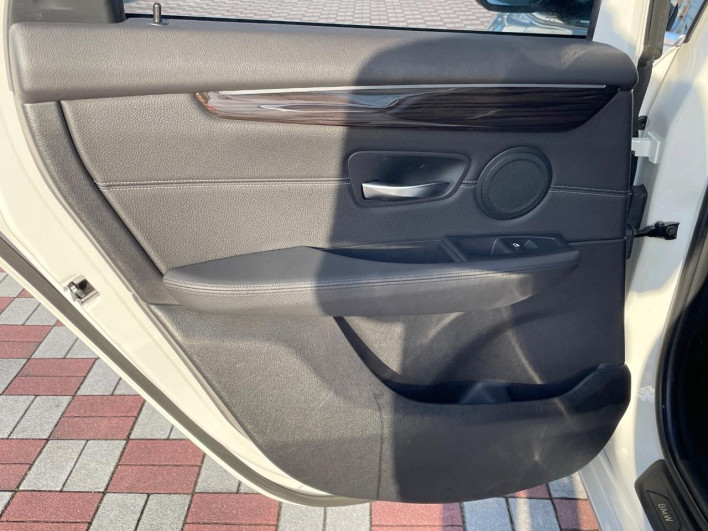 2014 BMW 2 Series DBA-2A15 (UW-69f067a600095)[20]