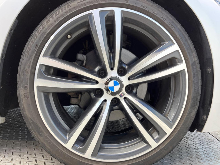 2018 BMW 3 Series LDA-8C20 (UW-69f067a932244)[26]