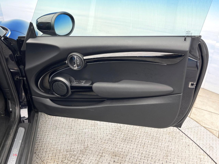 2024 Rover Mini 3BA-XR20MW (UW-69f067ad6dc8f)[21]