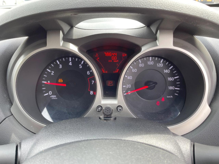 2013 Nissan JUKE DBA-YF15 (UW-69f067adf10d4)[17]