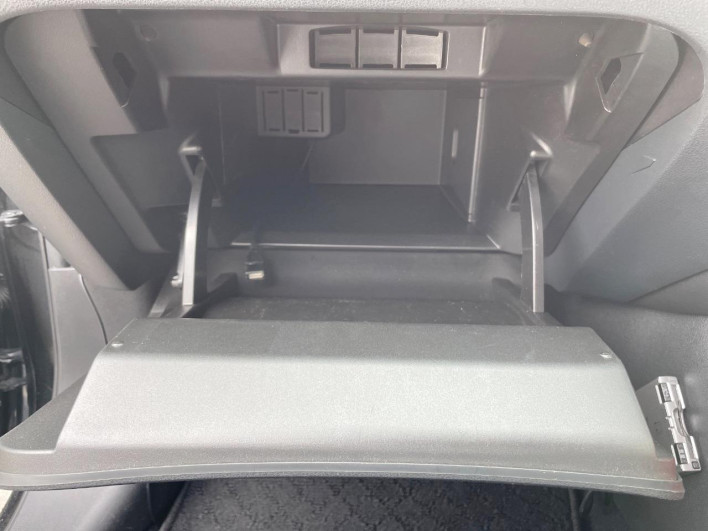 2013 Nissan JUKE DBA-YF15 (UW-69f067adf10d4)[4]