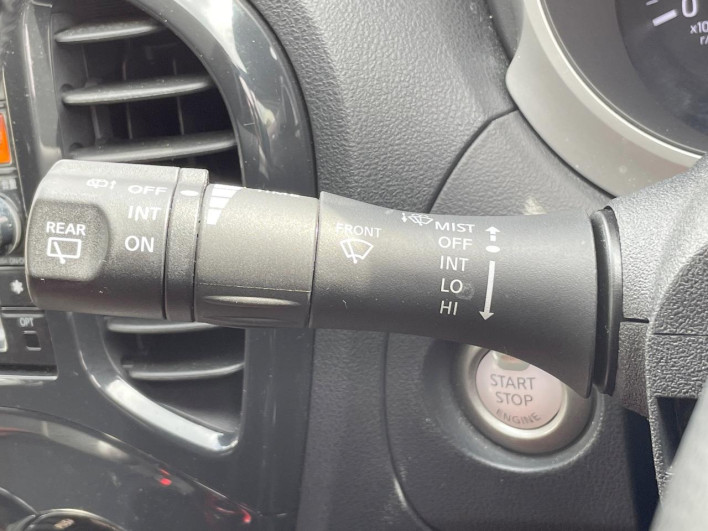 2013 Nissan JUKE DBA-YF15 (UW-69f067adf10d4)[18]