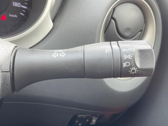 2013 Nissan JUKE DBA-YF15 (UW-69f067adf10d4)[19]