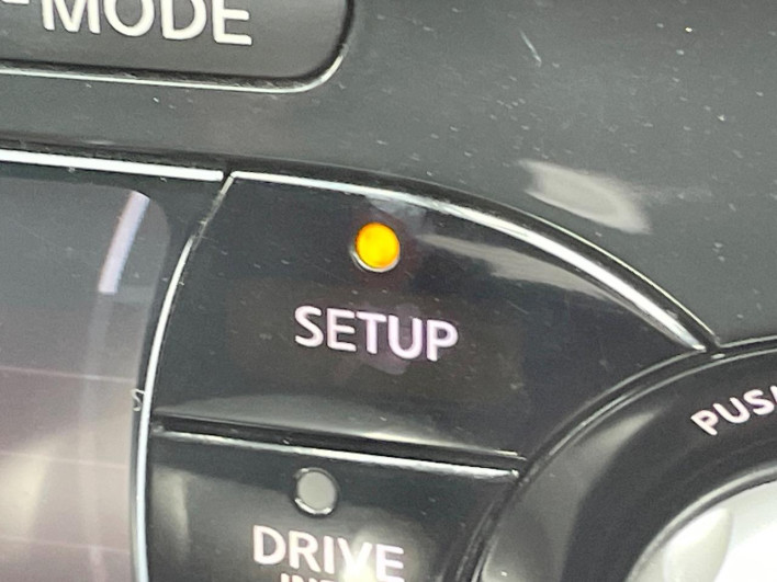 2013 Nissan JUKE DBA-YF15 (UW-69f067adf10d4)[28]