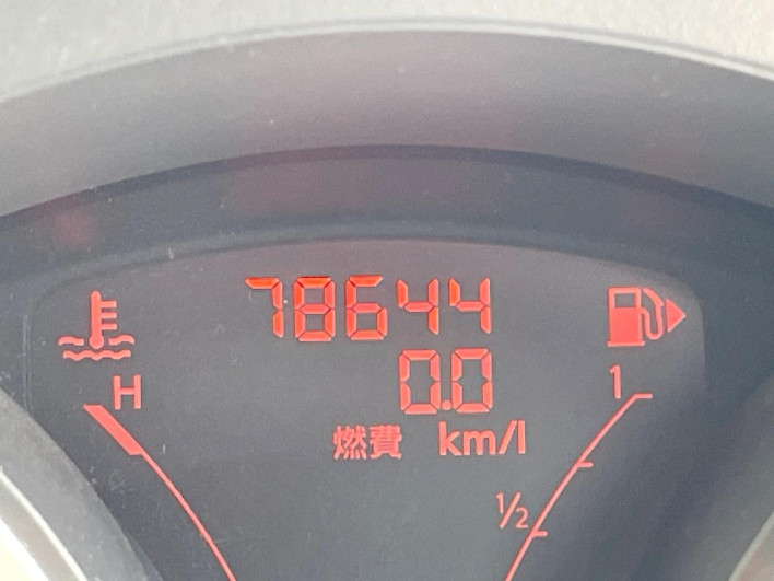 2013 Nissan JUKE DBA-YF15 (UW-69f067adf10d4)[2]