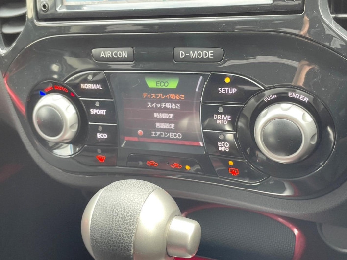 2013 Nissan JUKE DBA-YF15 (UW-69f067adf10d4)[27]