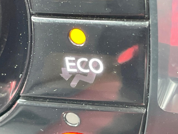 2013 Nissan JUKE DBA-YF15 (UW-69f067adf10d4)[26]