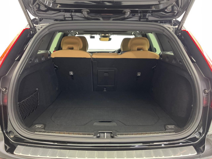 2023 Volvo V60 5AA-ZB420TM (UW-69f067b032ddb)[13]