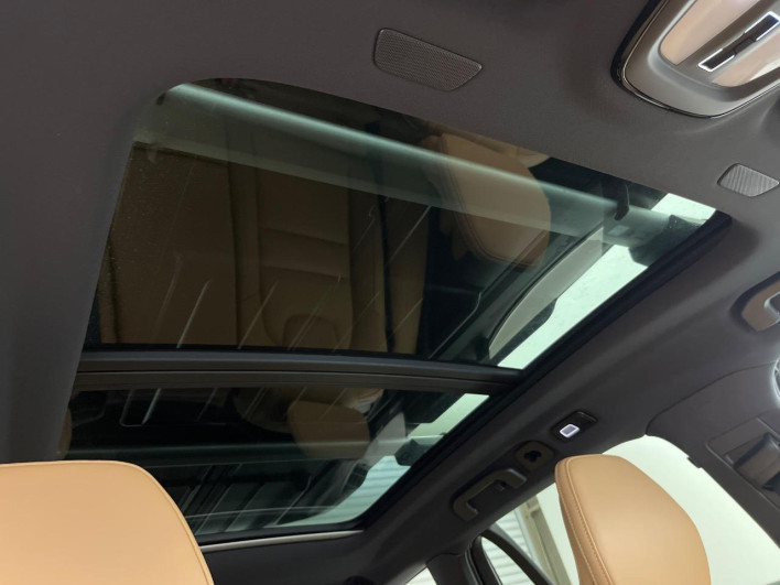 2023 Volvo V60 5AA-ZB420TM (UW-69f067b032ddb)[28]