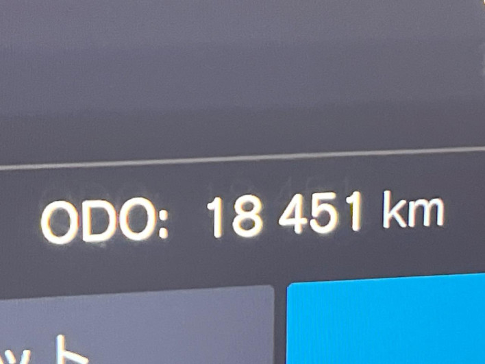 2023 Volvo V60 5AA-ZB420TM (UW-69f067b032ddb)[2]