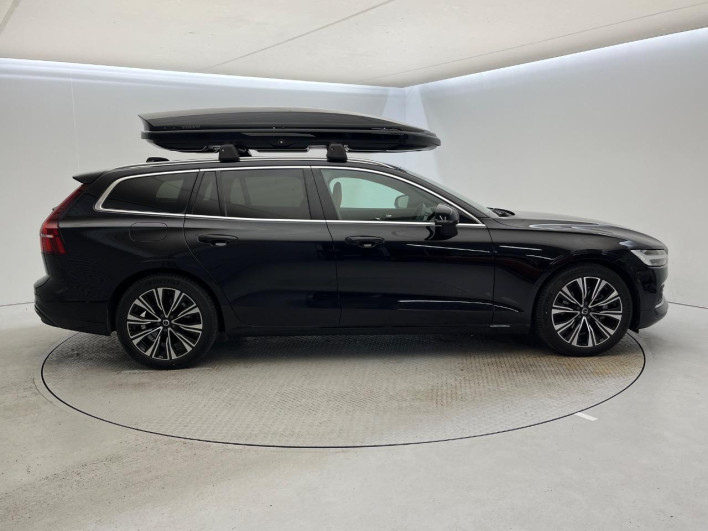 2023 Volvo V60 5AA-ZB420TM (UW-69f067b032ddb)[16]