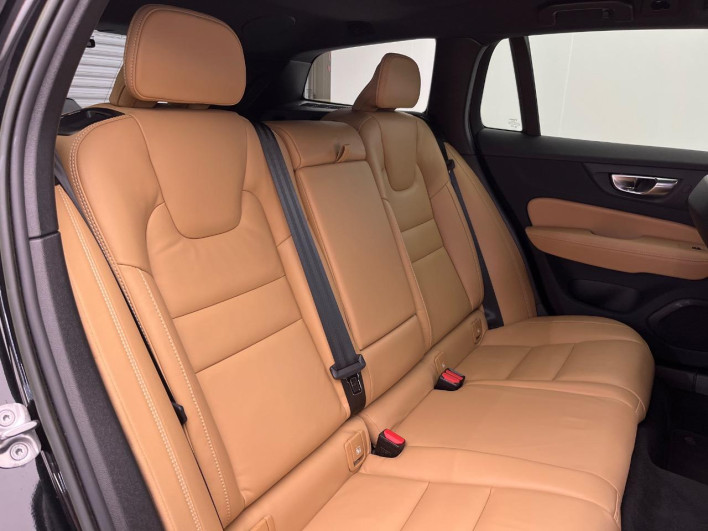 2023 Volvo V60 5AA-ZB420TM (UW-69f067b032ddb)[23]