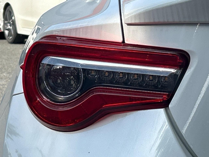 2018 Subaru BRZ DBA-ZC6 (UW-69f067b3a998d)[19]