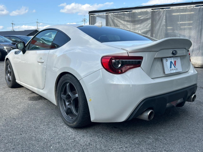 2018 Subaru BRZ DBA-ZC6 (UW-69f067b3a998d)[17]