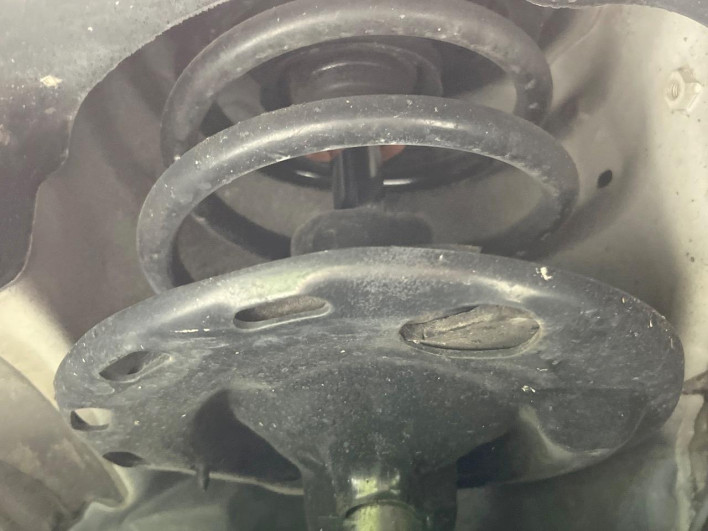 2014 Toyota Voxy DBA-ZRR80W (UW-69f067b6d1b2e)[26]