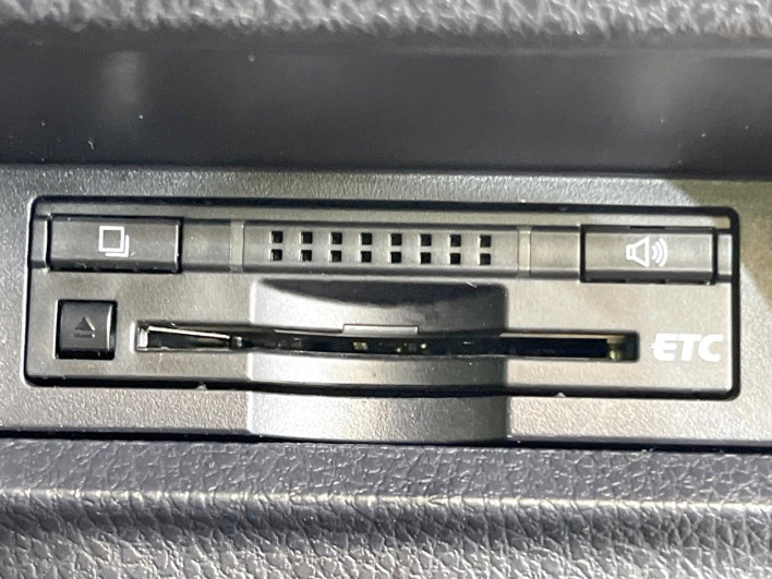 2014 Toyota Voxy DBA-ZRR80W (UW-69f067b6d1b2e)[7]