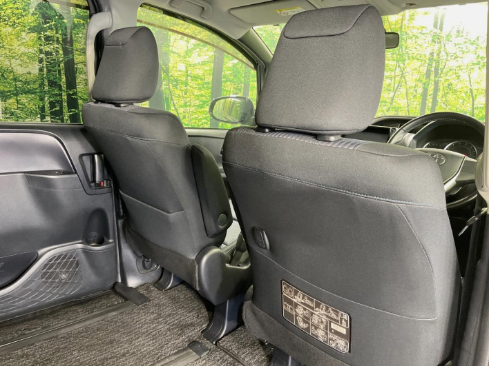 2015 Toyota Voxy DBA-ZRR80W (UW-69f067b735f59)[28]