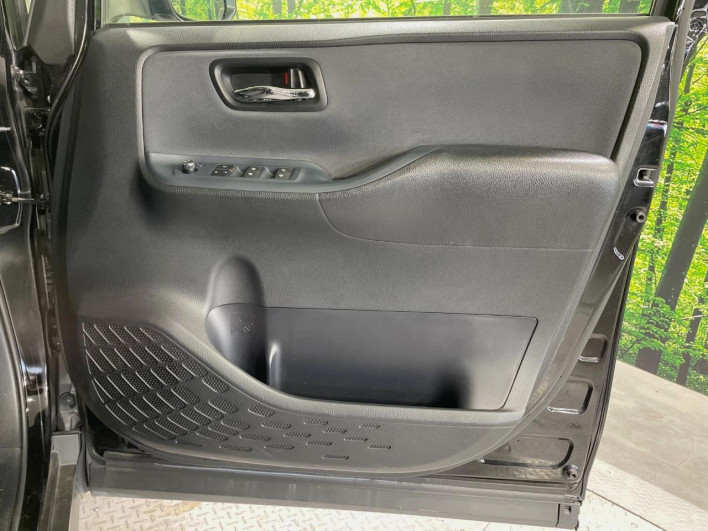 2015 Toyota Voxy DBA-ZRR80W (UW-69f067b735f59)[25]