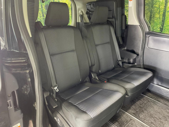 2015 Toyota Voxy DBA-ZRR80W (UW-69f067b735f59)[27]