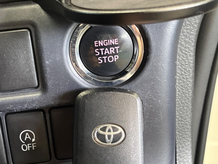 2015 Toyota Voxy DBA-ZRR80W (UW-69f067b801ae8)[23]