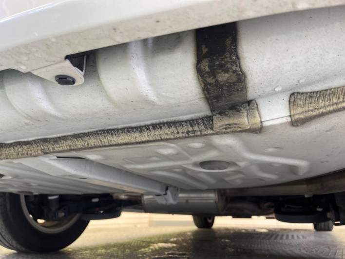 2015 Toyota Voxy DBA-ZRR80W (UW-69f067b801ae8)[9]