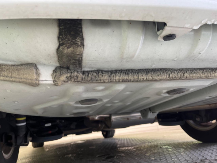 2015 Toyota Voxy DBA-ZRR80W (UW-69f067b801ae8)[10]