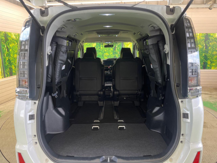 2015 Toyota Voxy DBA-ZRR80W (UW-69f067b801ae8)[13]