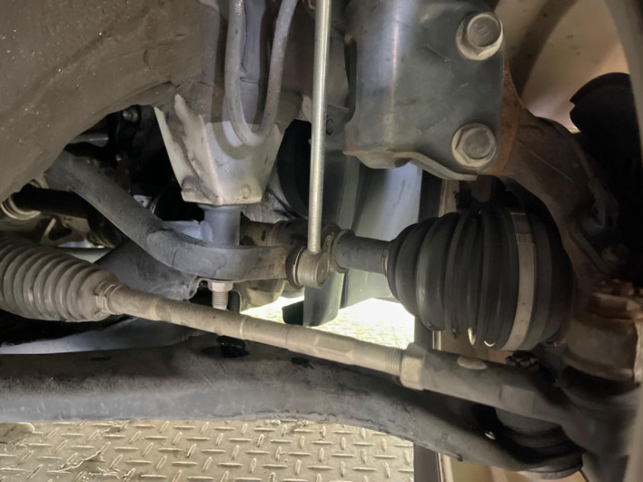 2015 Toyota Voxy DBA-ZRR80W (UW-69f067b801ae8)[25]