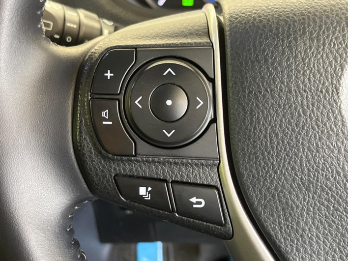 2015 Toyota Voxy DBA-ZRR80W (UW-69f067b801ae8)[29]