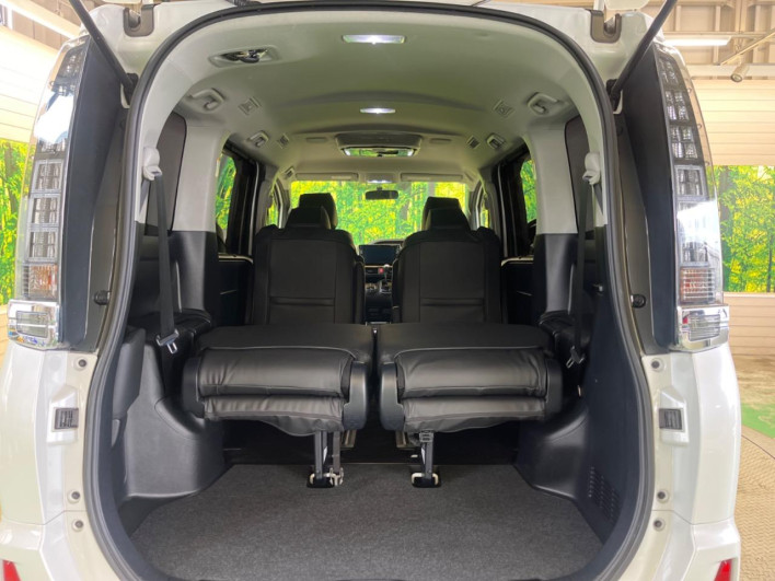 2015 Toyota Voxy DBA-ZRR80W (UW-69f067b801ae8)[14]