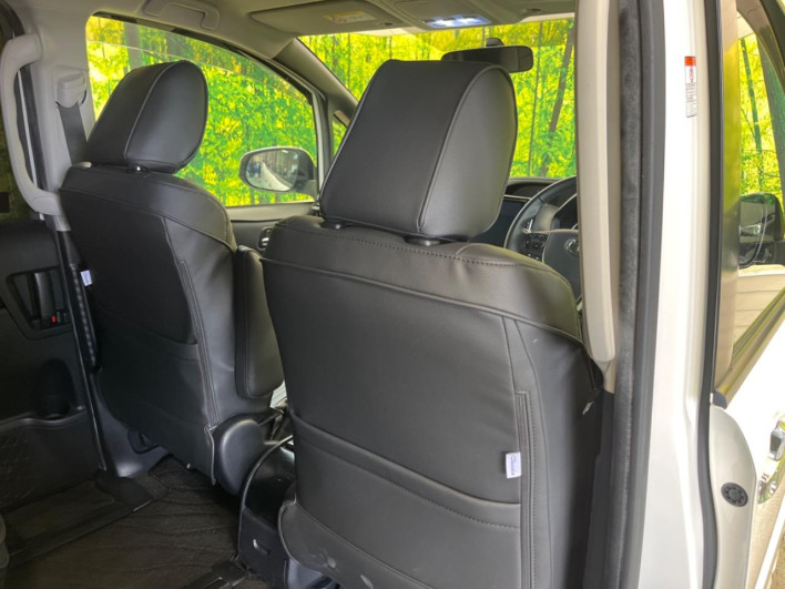 2015 Toyota Voxy DBA-ZRR80W (UW-69f067b801ae8)[17]