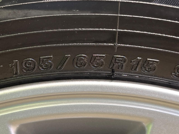 2015 Toyota Noah DBA-ZRR80G (UW-69f067b8449b8)[12]