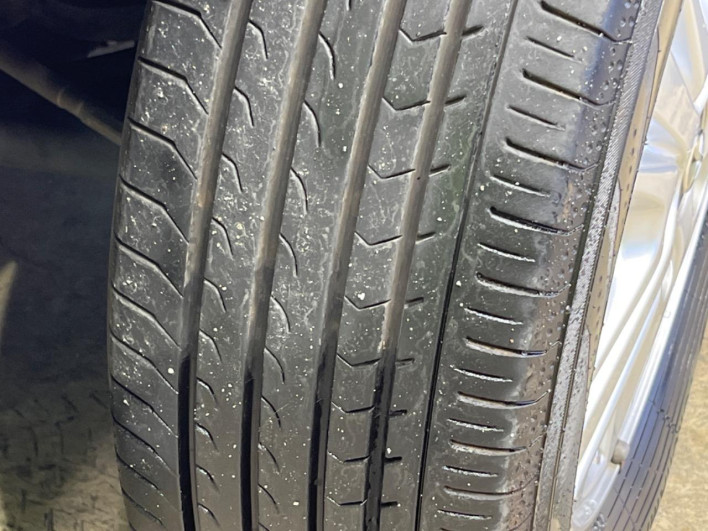 2015 Toyota Noah DBA-ZRR80G (UW-69f067b8449b8)[21]