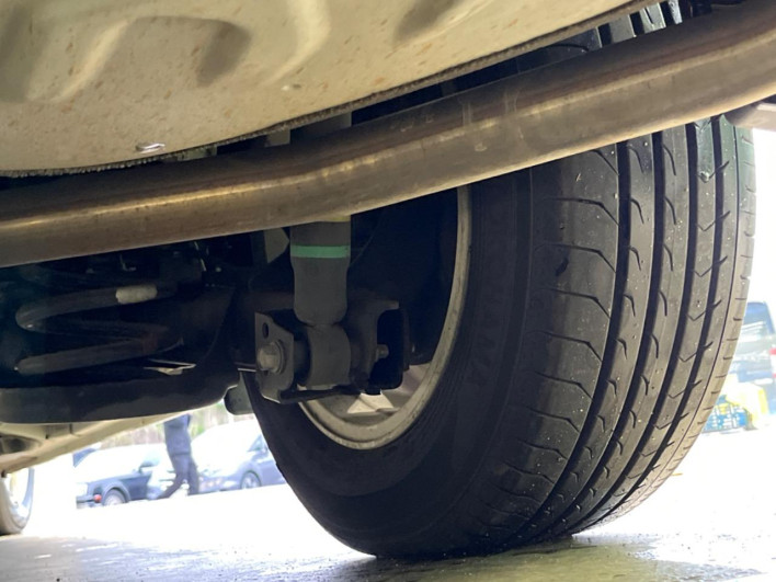 2015 Toyota Noah DBA-ZRR80G (UW-69f067b8449b8)[11]