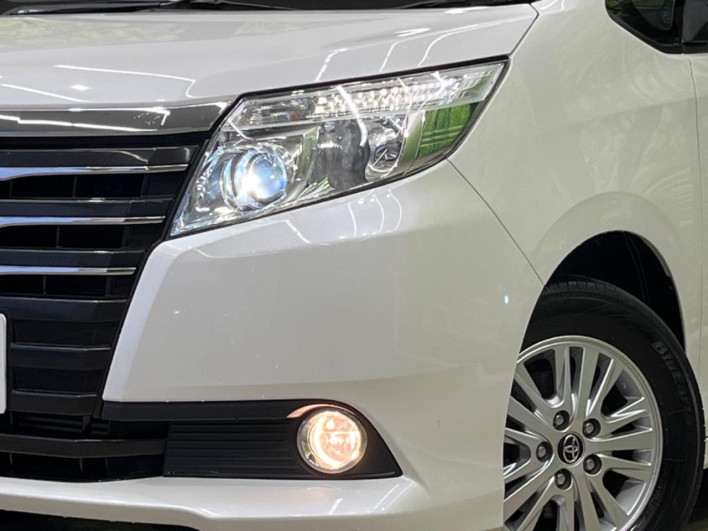 2015 Toyota Noah DBA-ZRR80G (UW-69f067b8449b8)[18]