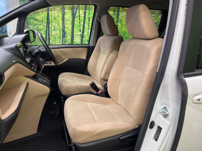 2015 Toyota Noah DBA-ZRR80G (UW-69f067b8449b8)[7]