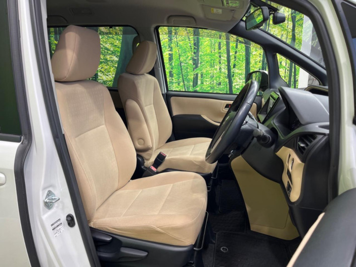 2015 Toyota Noah DBA-ZRR80G (UW-69f067b8449b8)[16]