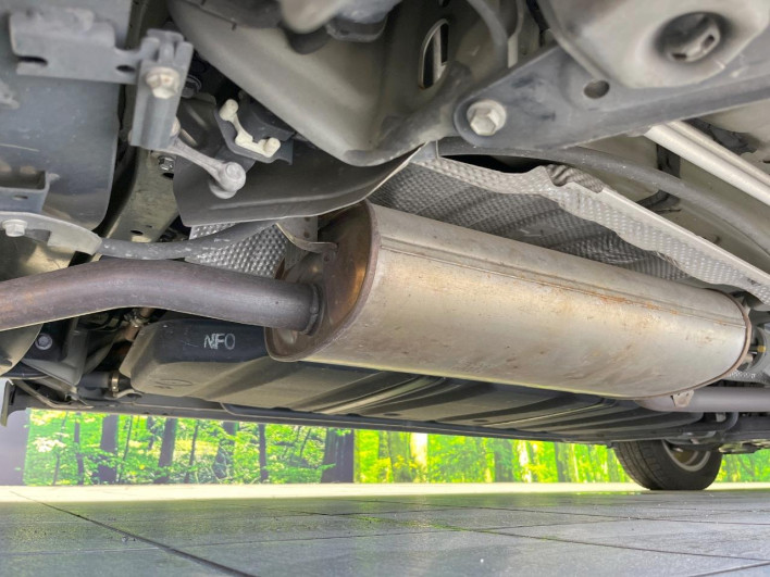 2016 Toyota Voxy DBA-ZRR80W (UW-69f067b8e7593)[22]