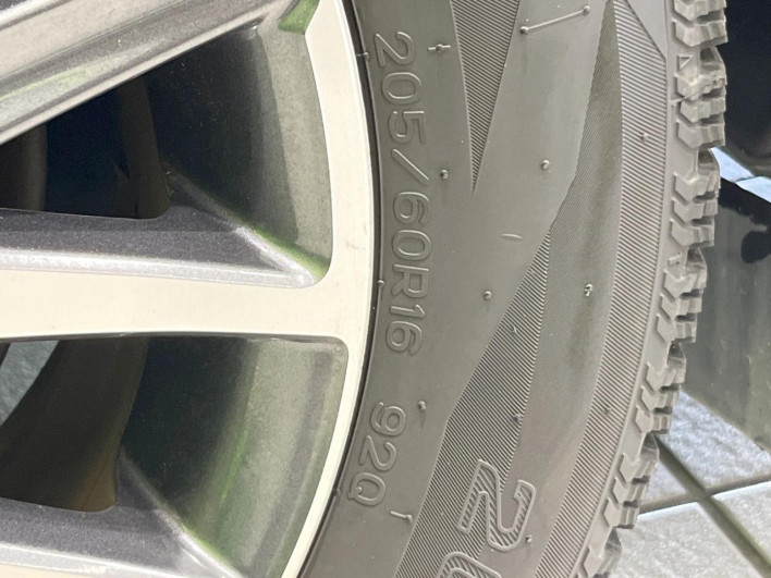 2016 Toyota Voxy DBA-ZRR80W (UW-69f067b8e7593)[20]