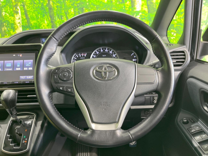 2016 Toyota Voxy DBA-ZRR80W (UW-69f067b8e7593)[27]