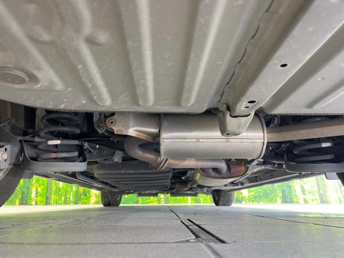 2016 Toyota Voxy DBA-ZRR80W (UW-69f067b8e7593)[24]