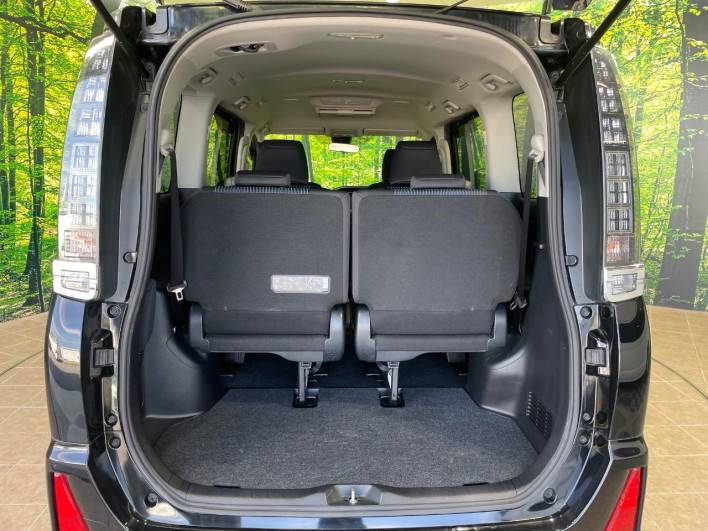 2017 Toyota Voxy DBA-ZRR80W (UW-69f067b9914dc)[23]