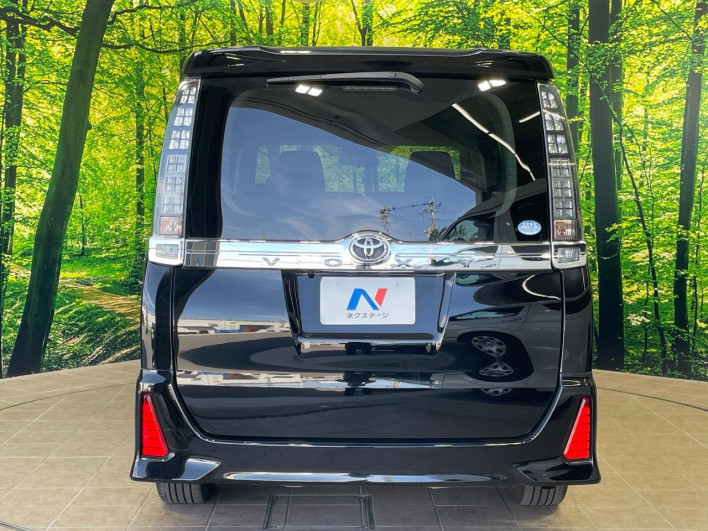 2017 Toyota Voxy DBA-ZRR80W (UW-69f067b9914dc)[16]