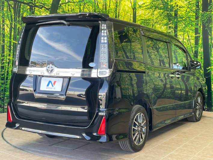 2017 Toyota Voxy DBA-ZRR80W (UW-69f067b9914dc)[15]