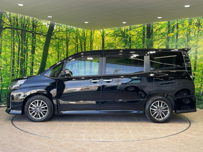 2017 Toyota Voxy DBA-ZRR80W (UW-69f067b9914dc)[18]